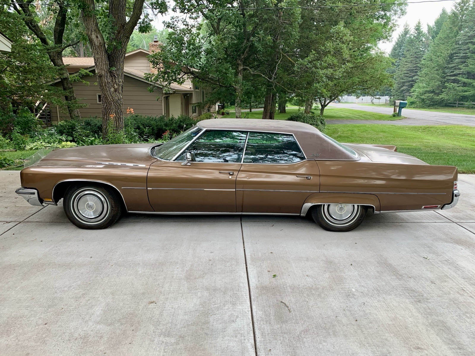 Buick-Electra-1972-Sedan-Brown