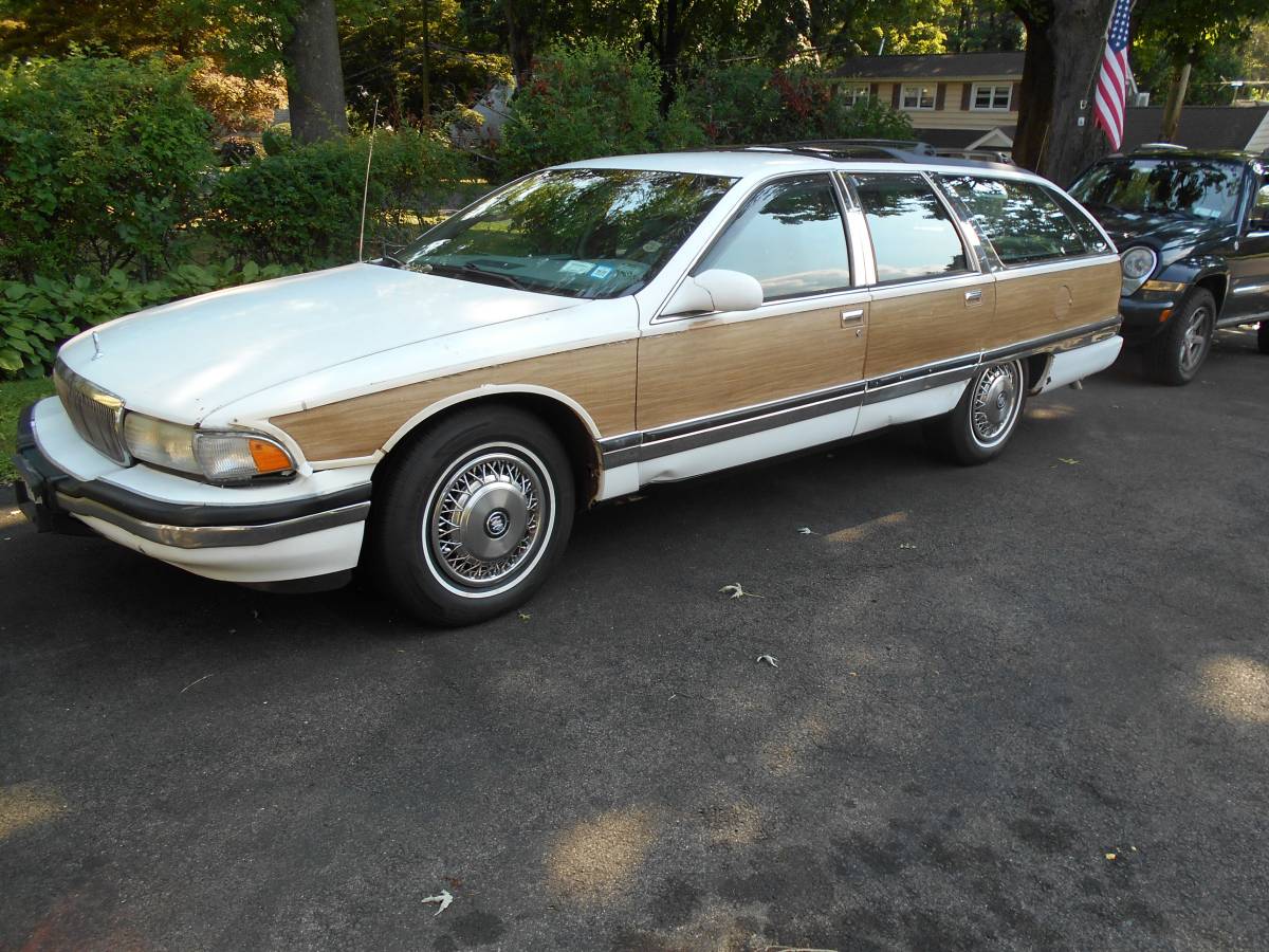 Buick-Estate-wagon-1996-white