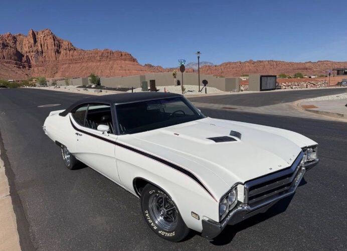 Buick-Gran-sport-1970-WhiteBlack-Vinly-Top-Black