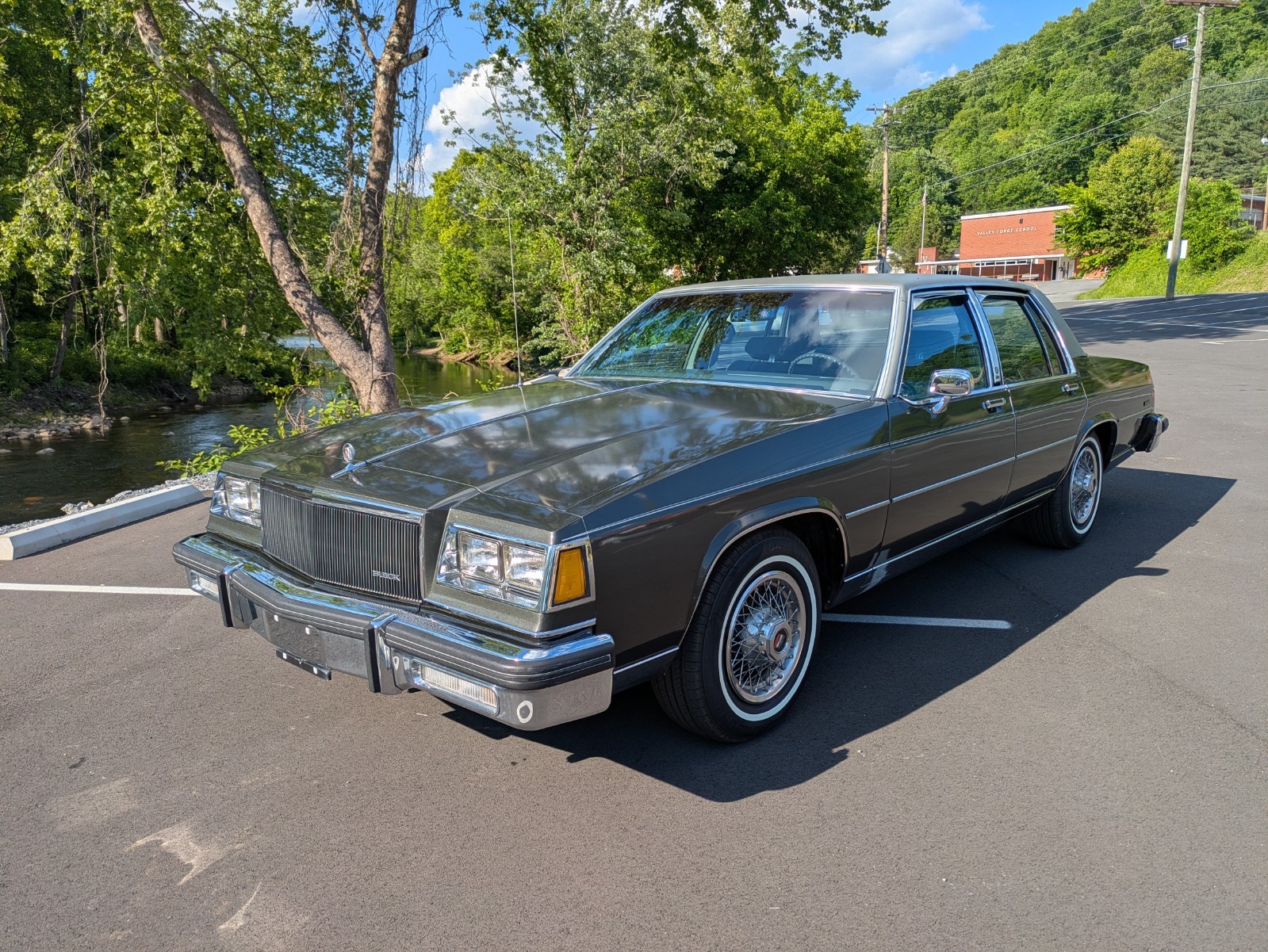 Buick-LeSabre-1984-Sedan-Green