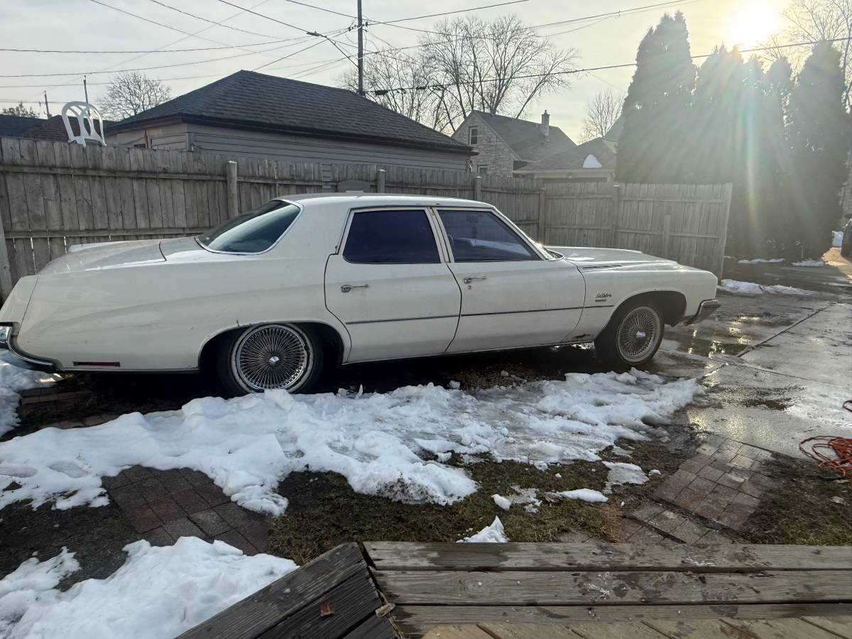 Buick-Lesabre-1972-white