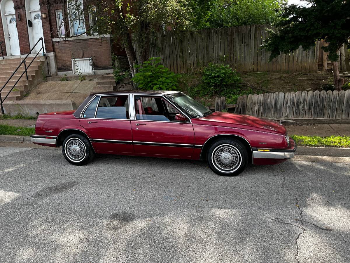 Buick-Lesabre-1988-custom