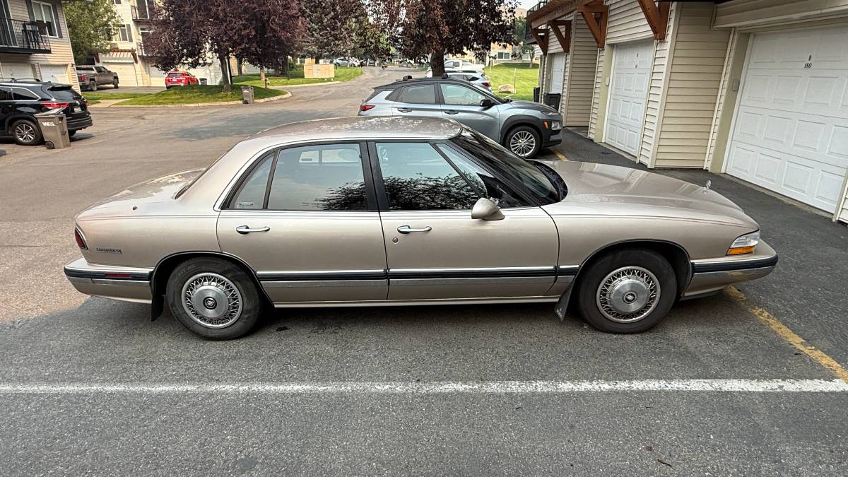 Buick-Lesabre-1993-Brown