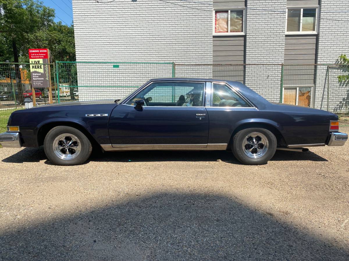 Buick-Lesabre-coupe-1977-blue Buick-Lesabre-coupe-1977-blue