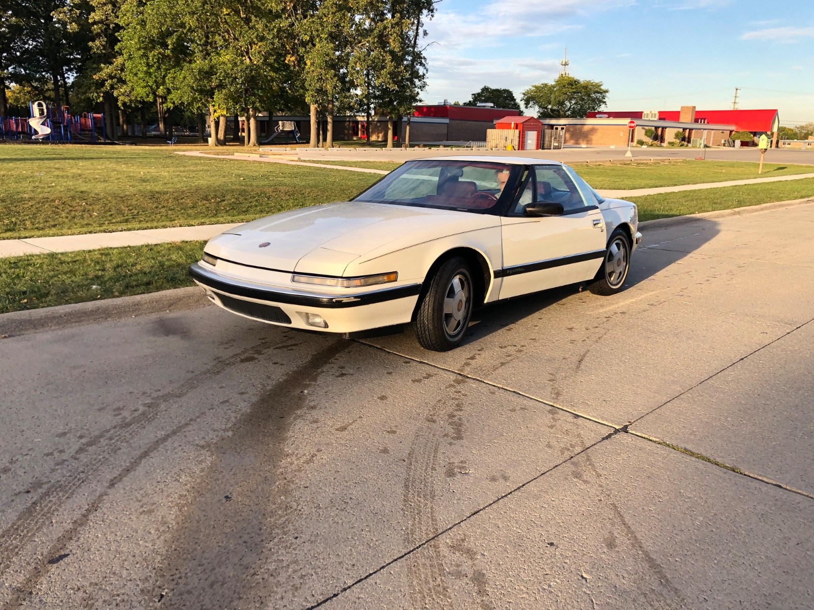 Buick-Reatta-1989-Coupe-Red