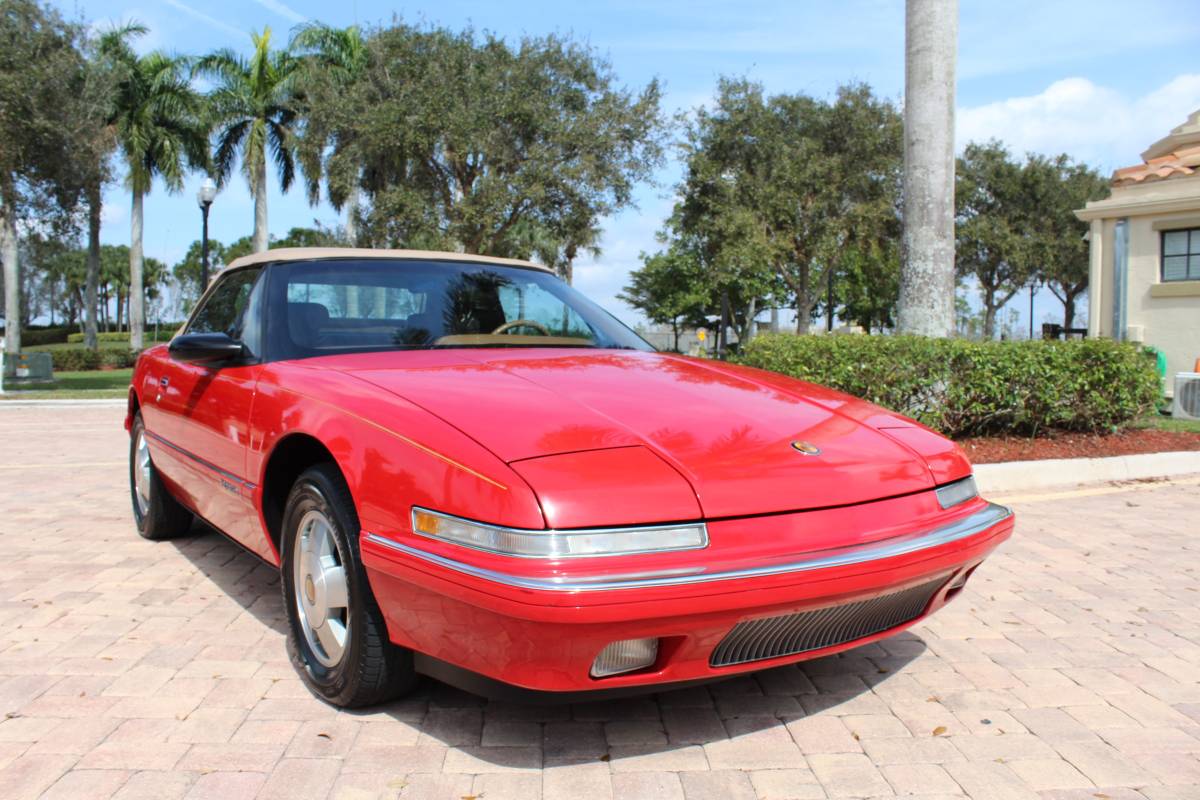 Buick-Reatta-conv-1990
