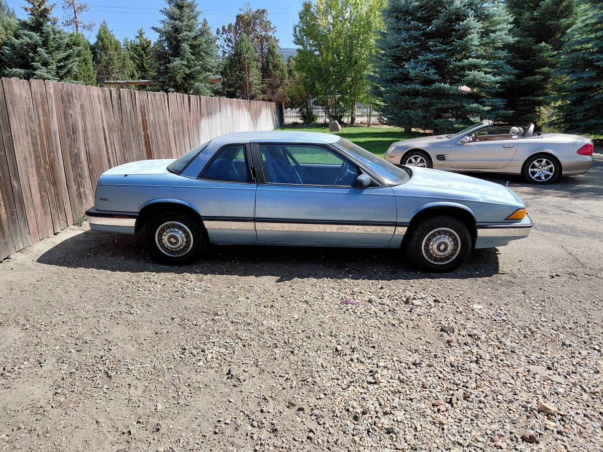 Buick-Regal-1989-blue