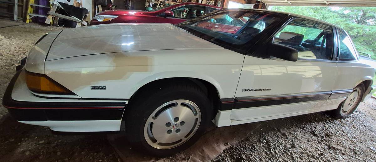 Buick-Regal-1990-white