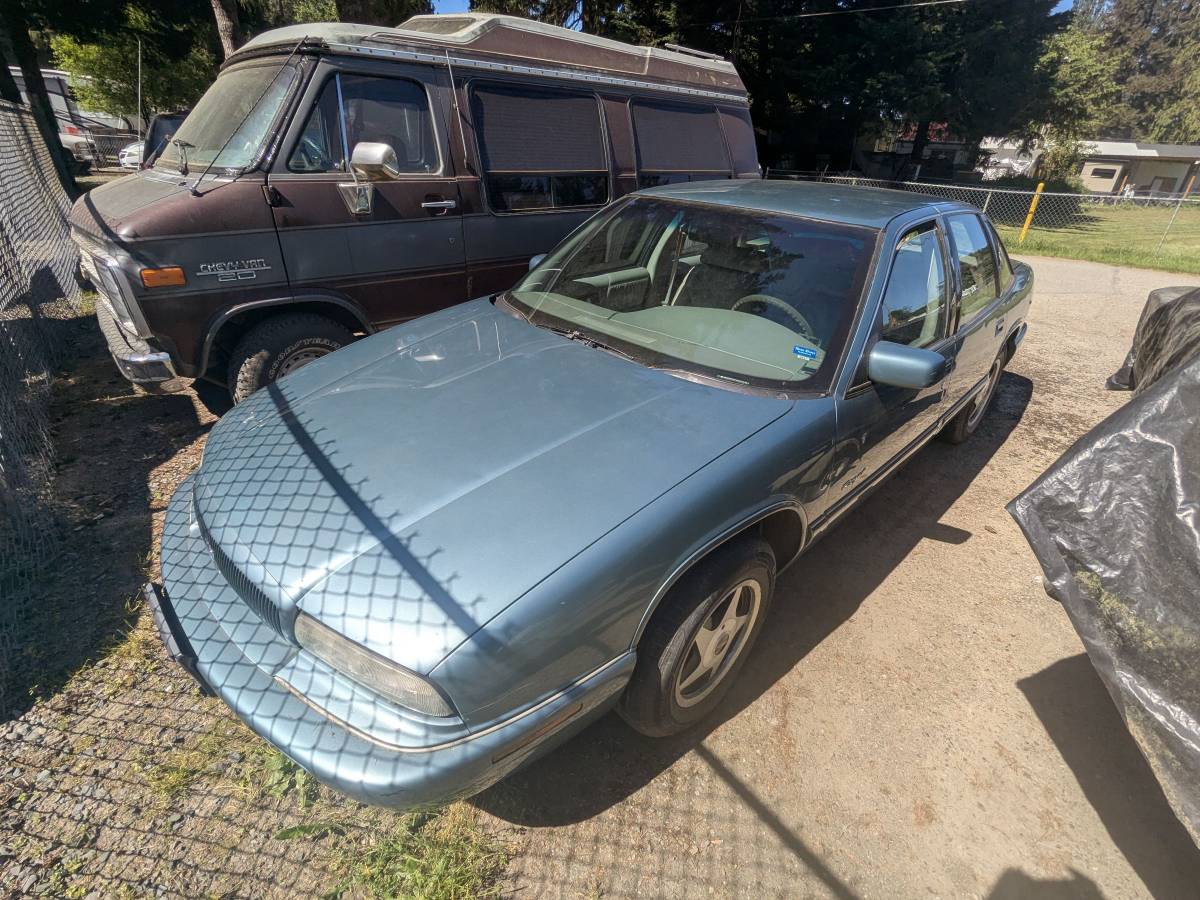 Buick-Regal-custom-1995-blue
