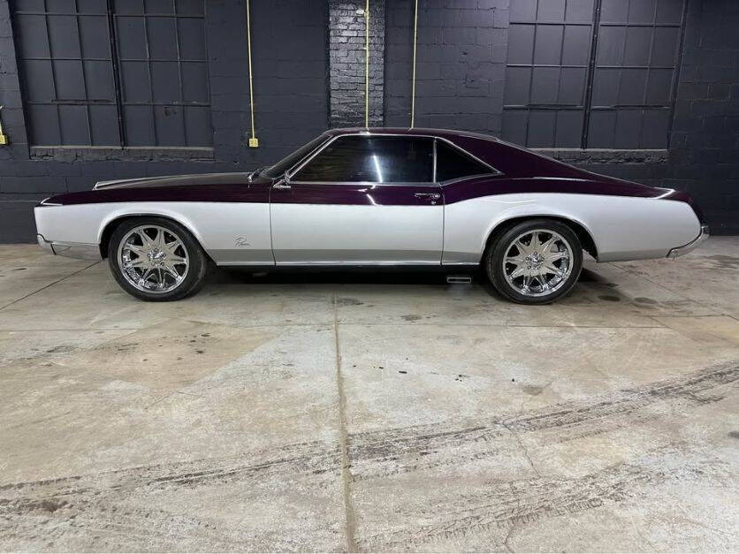Buick-Riviera-1966