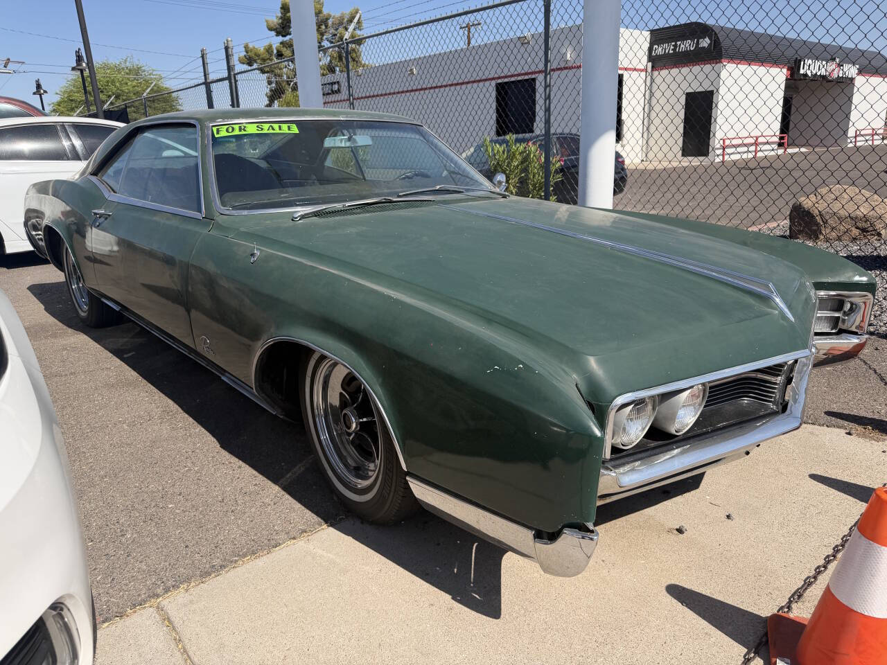 Buick-Riviera-1967-Green-Black