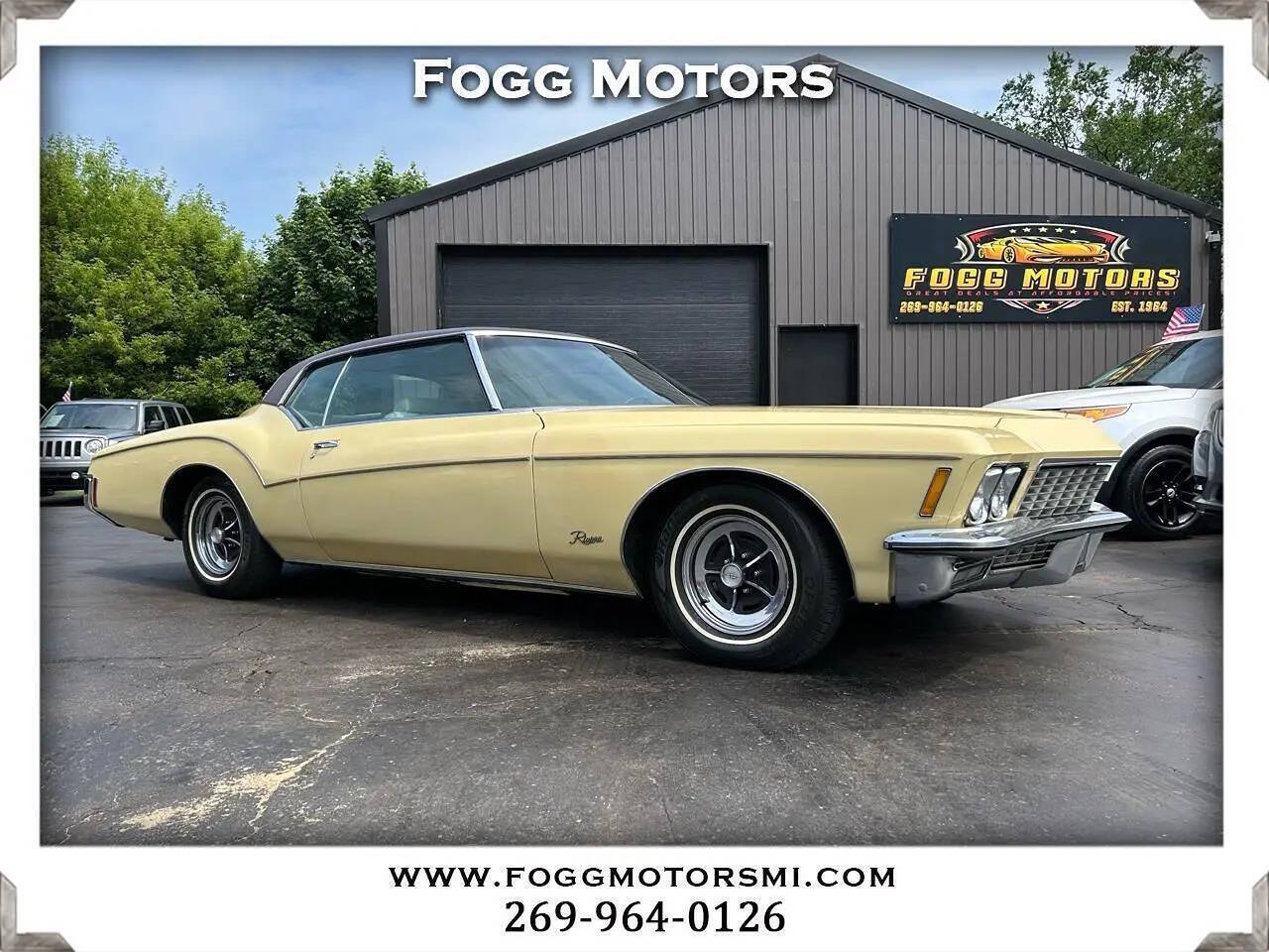 Buick-Riviera-1972-yellow