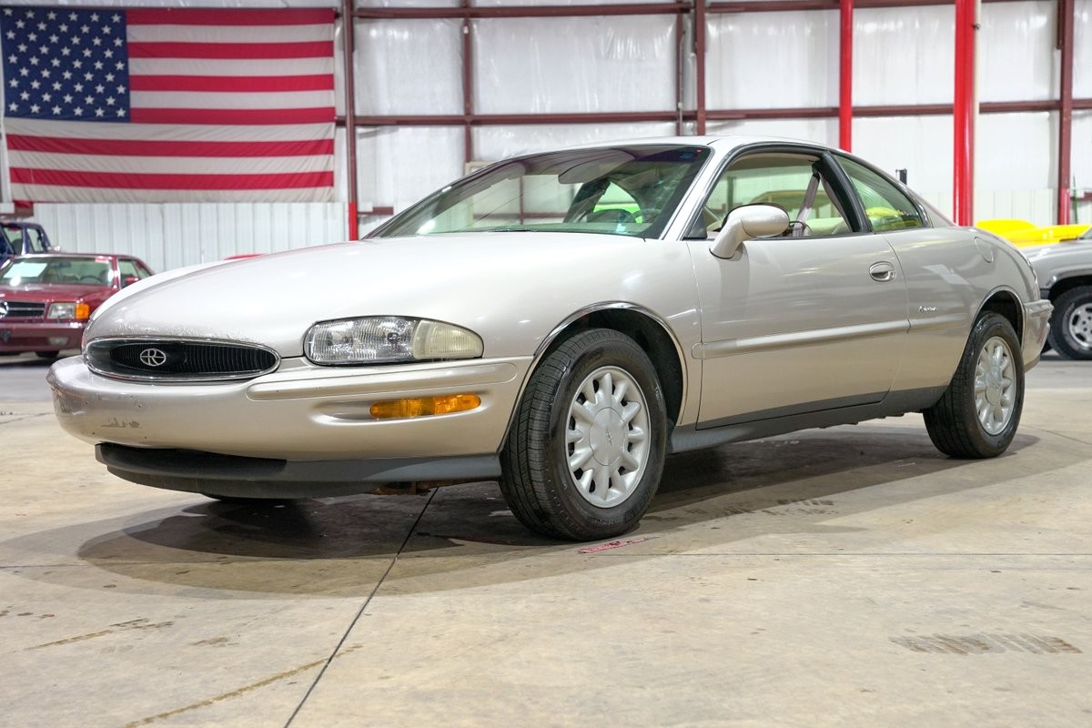 Buick-Riviera-1996-Coupe-Tan