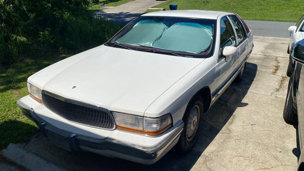 Buick-Roadmaster-limited-1992-white