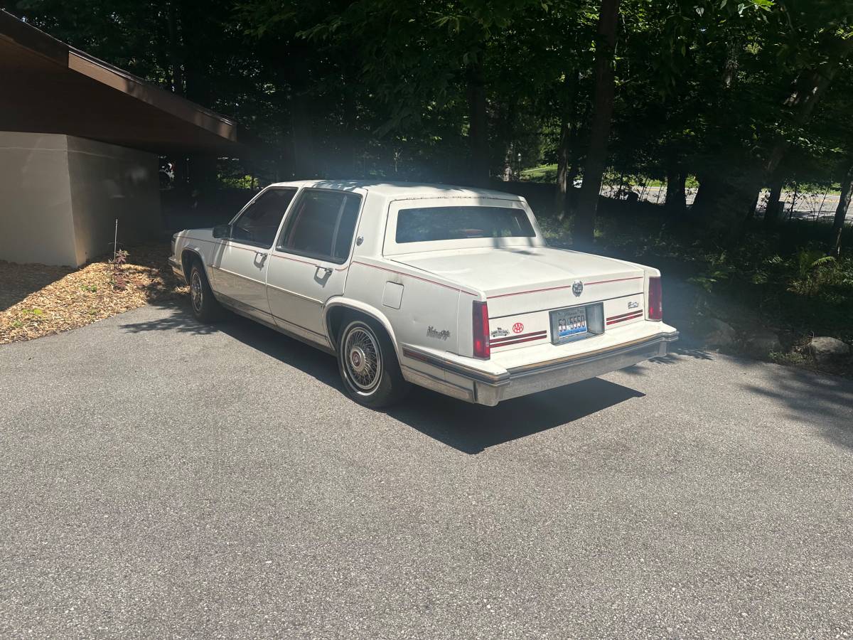 Caddies-deville-1987-white