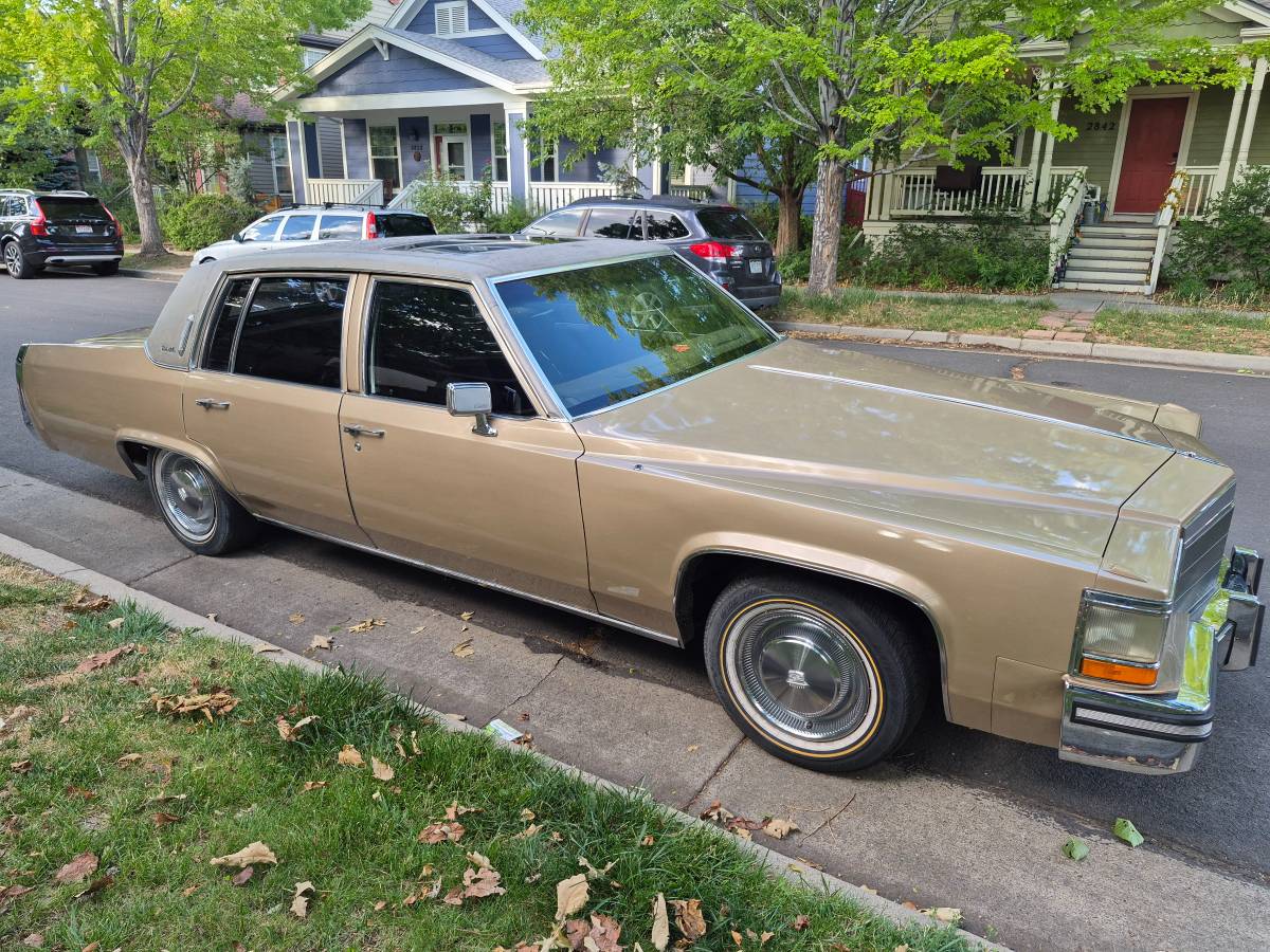 Cadillac-1984-brown