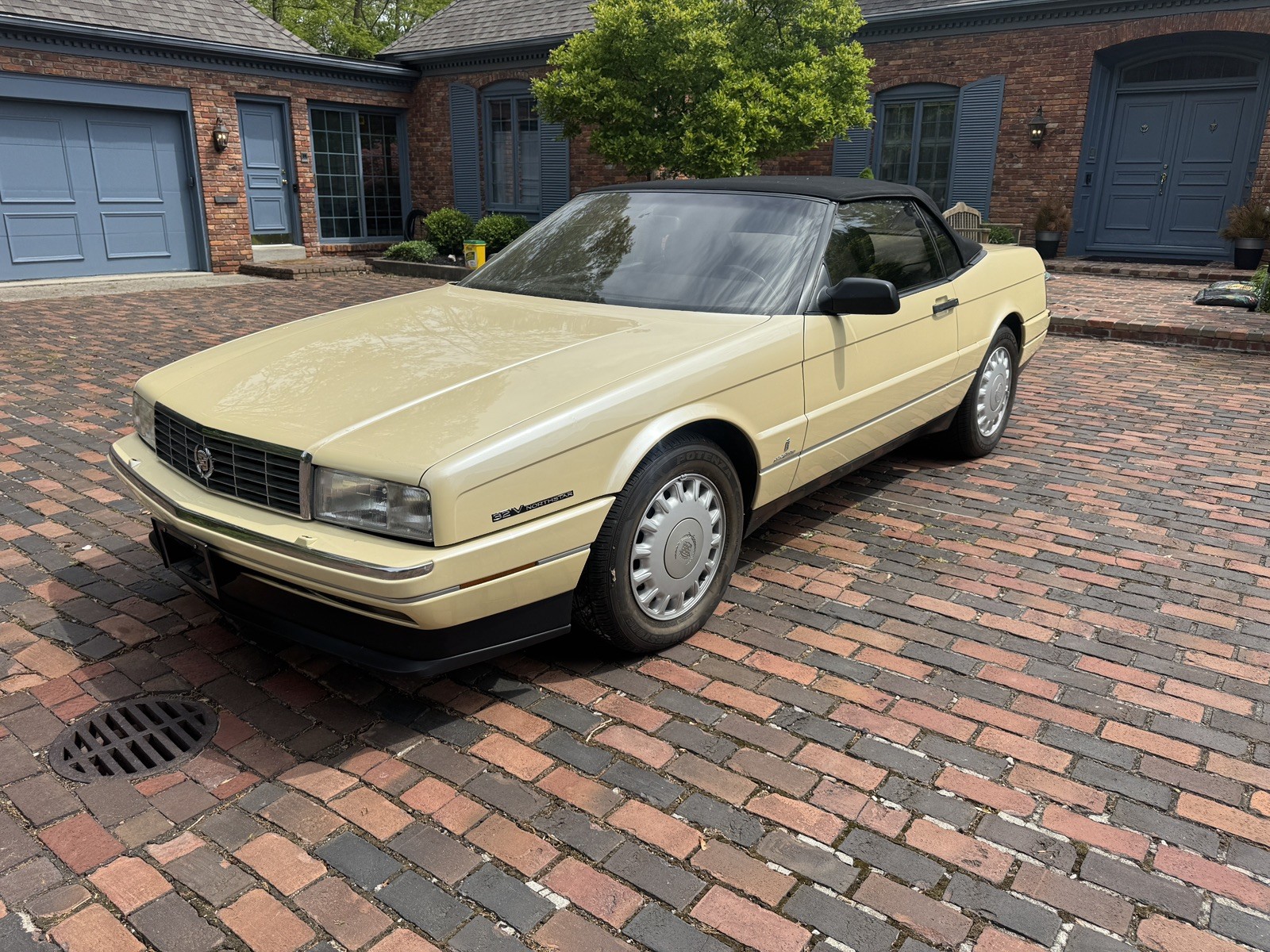 Cadillac-Allante-1993-Convertible-Black