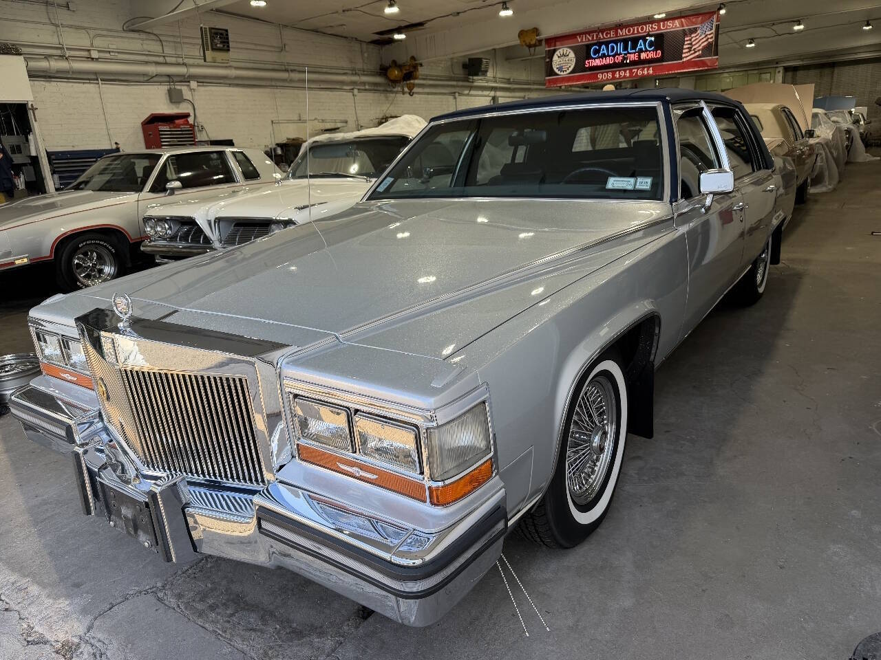 Cadillac-Brougham-1988-Gray