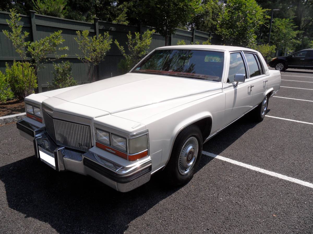 Cadillac-Brougham-1989-white