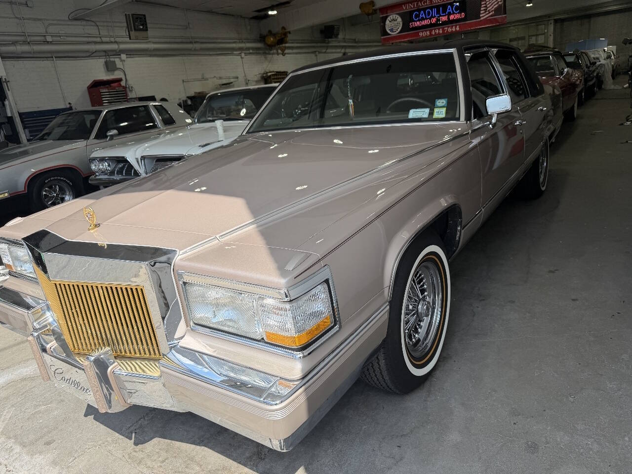 Cadillac-Brougham-1991-Champagne