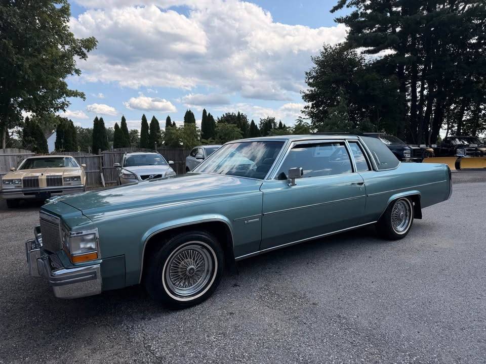 Cadillac-Coupe-deville-1981