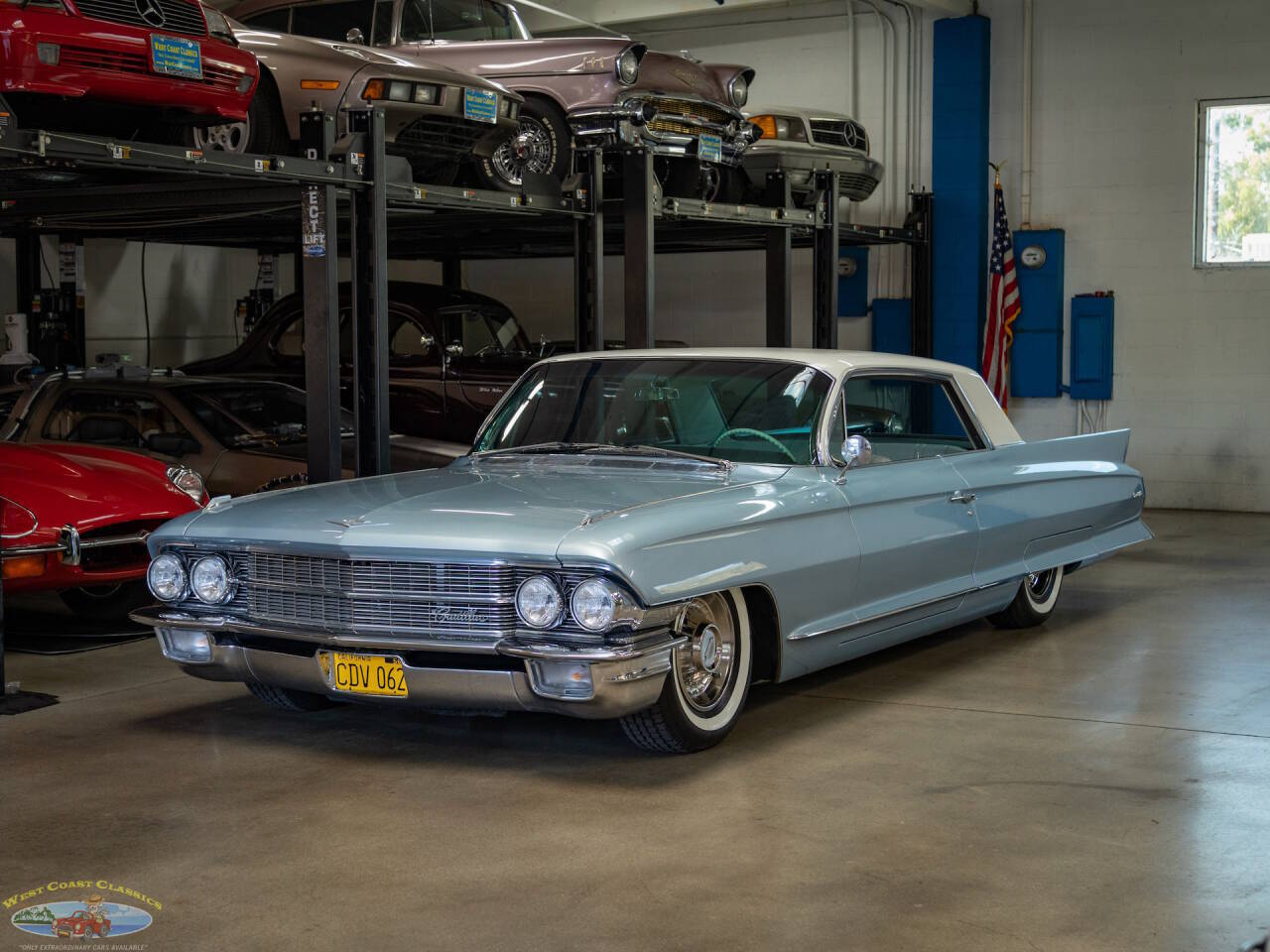 Cadillac-Custom-ls-3-v8-coupe-de-ville-1962-Blue-Metallic-White
