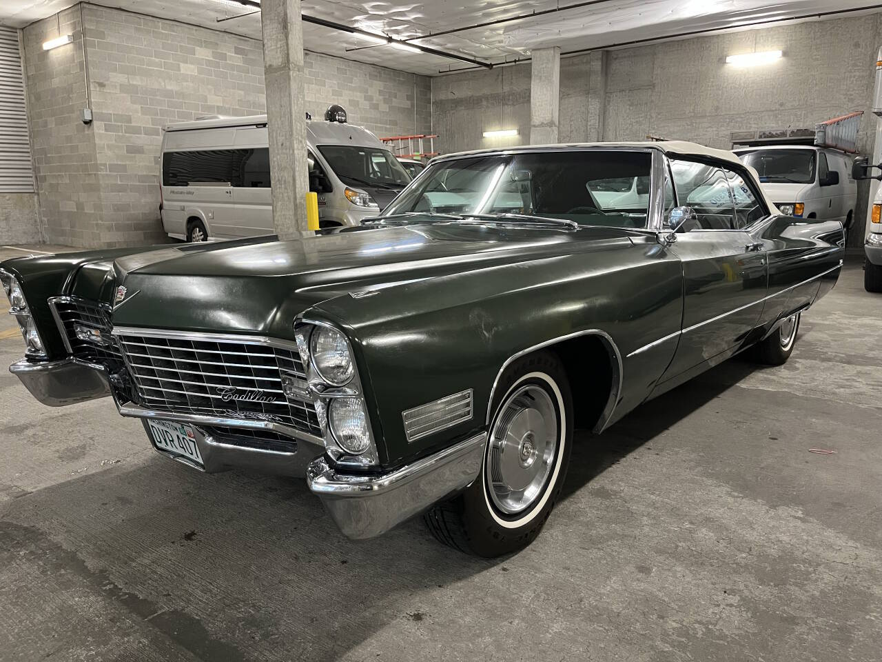 Cadillac-De-ville-1968-Green-Green