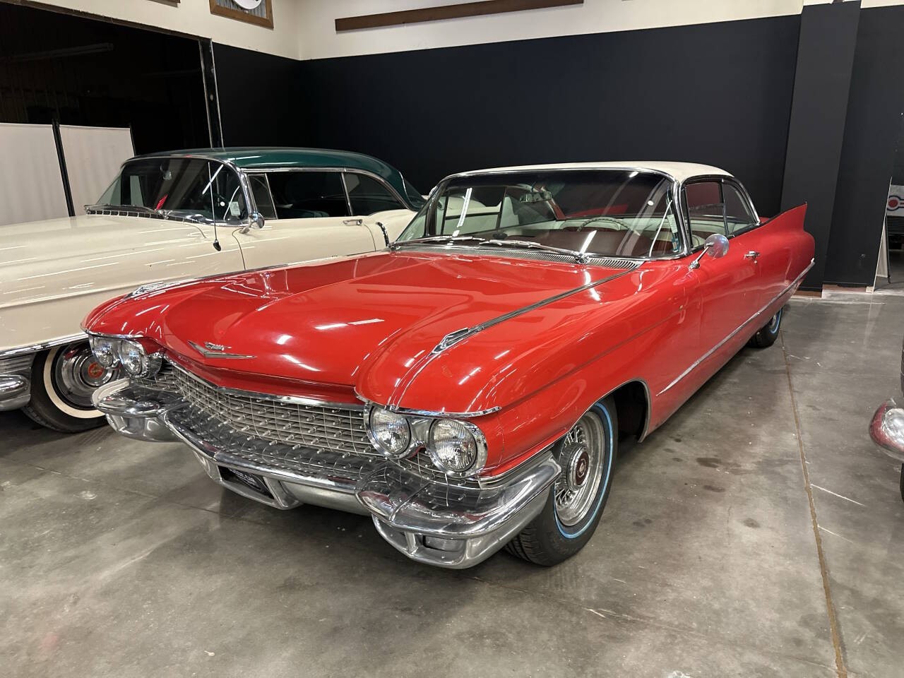 Cadillac-DeVille-1960-Coupe-Red