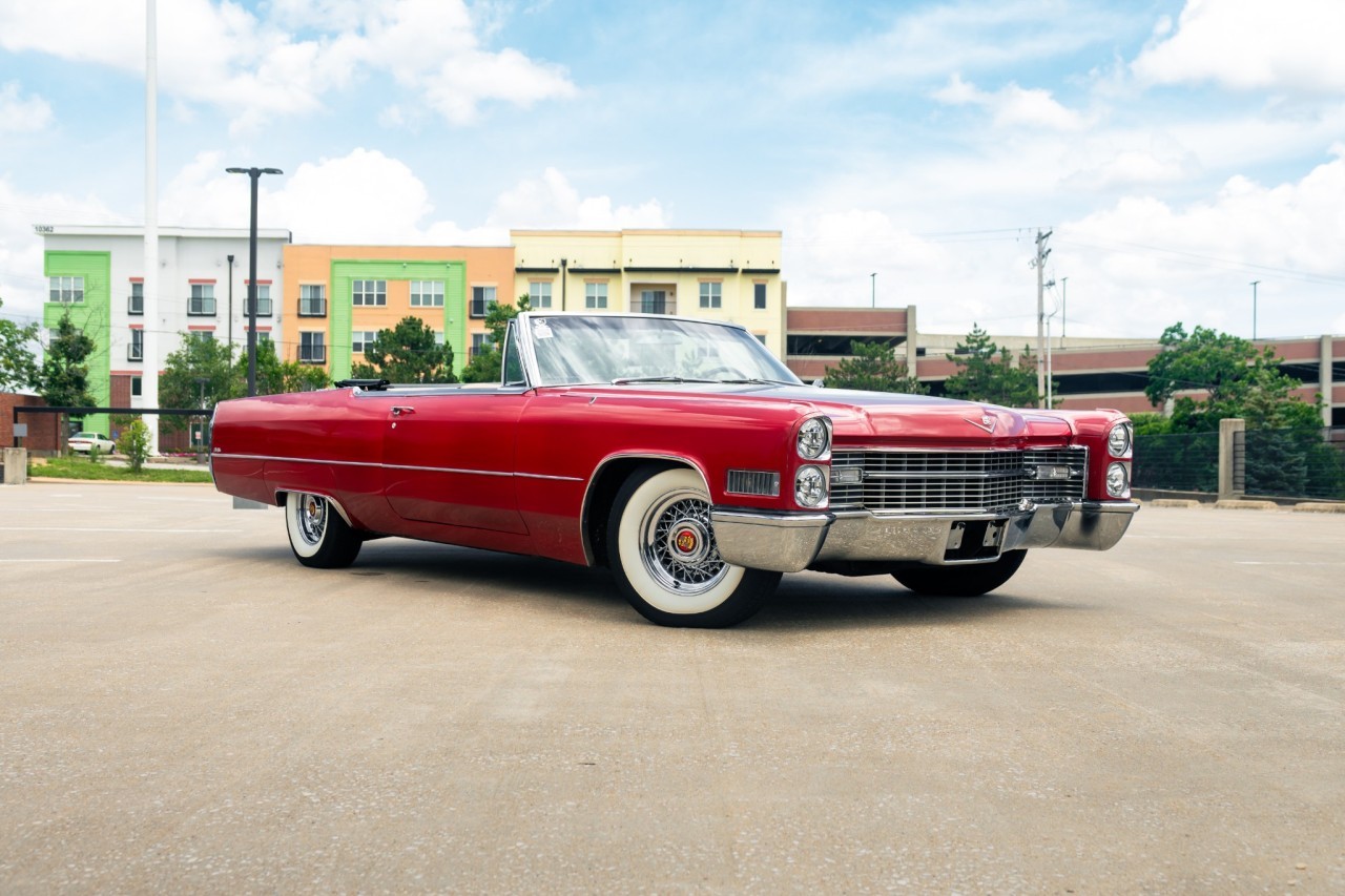 Cadillac-DeVille-1966-Convertible