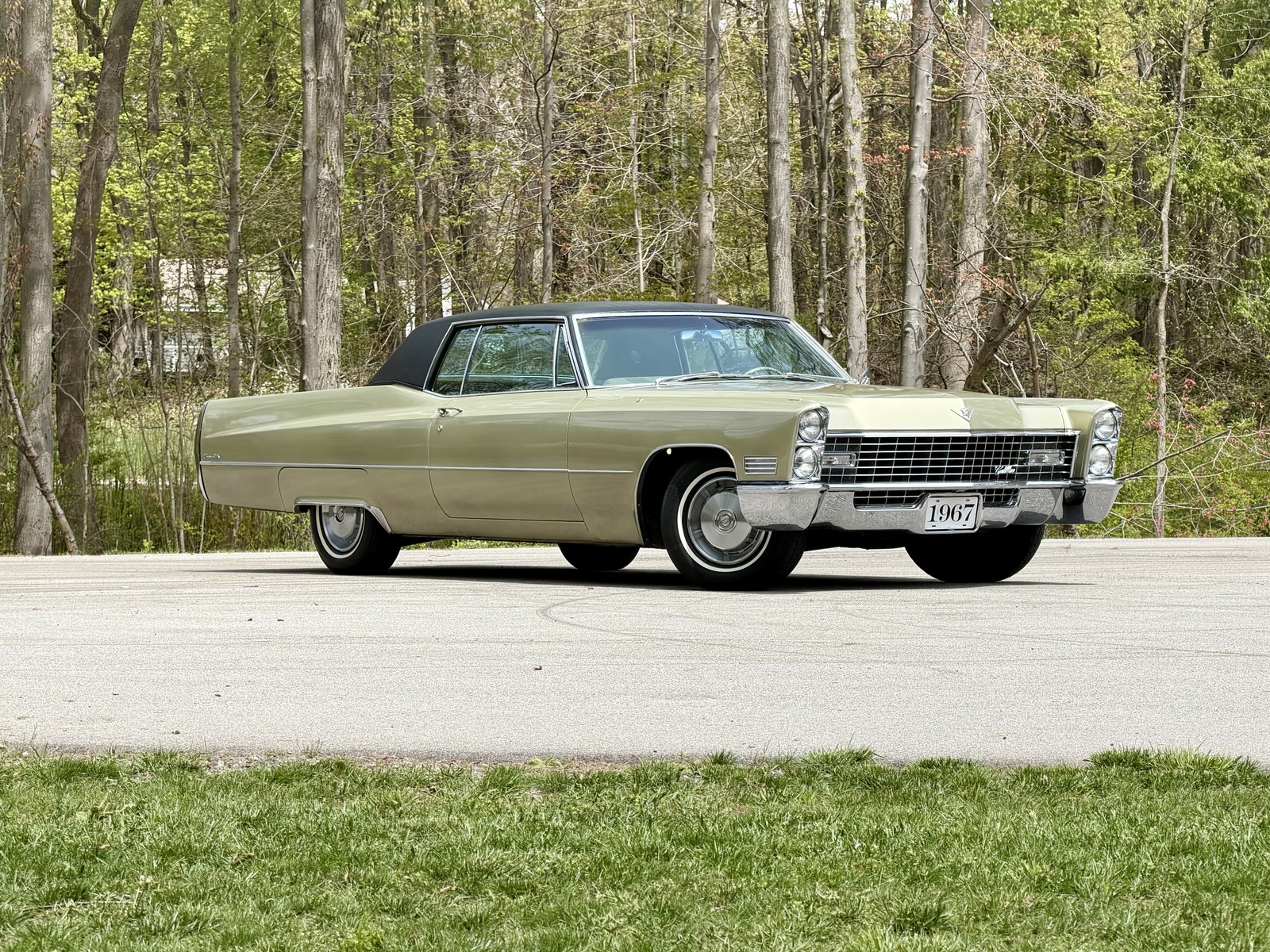 Cadillac-DeVille-1967-2dr-Hardtop-Coupe-Tan Cadillac DeVille 1967