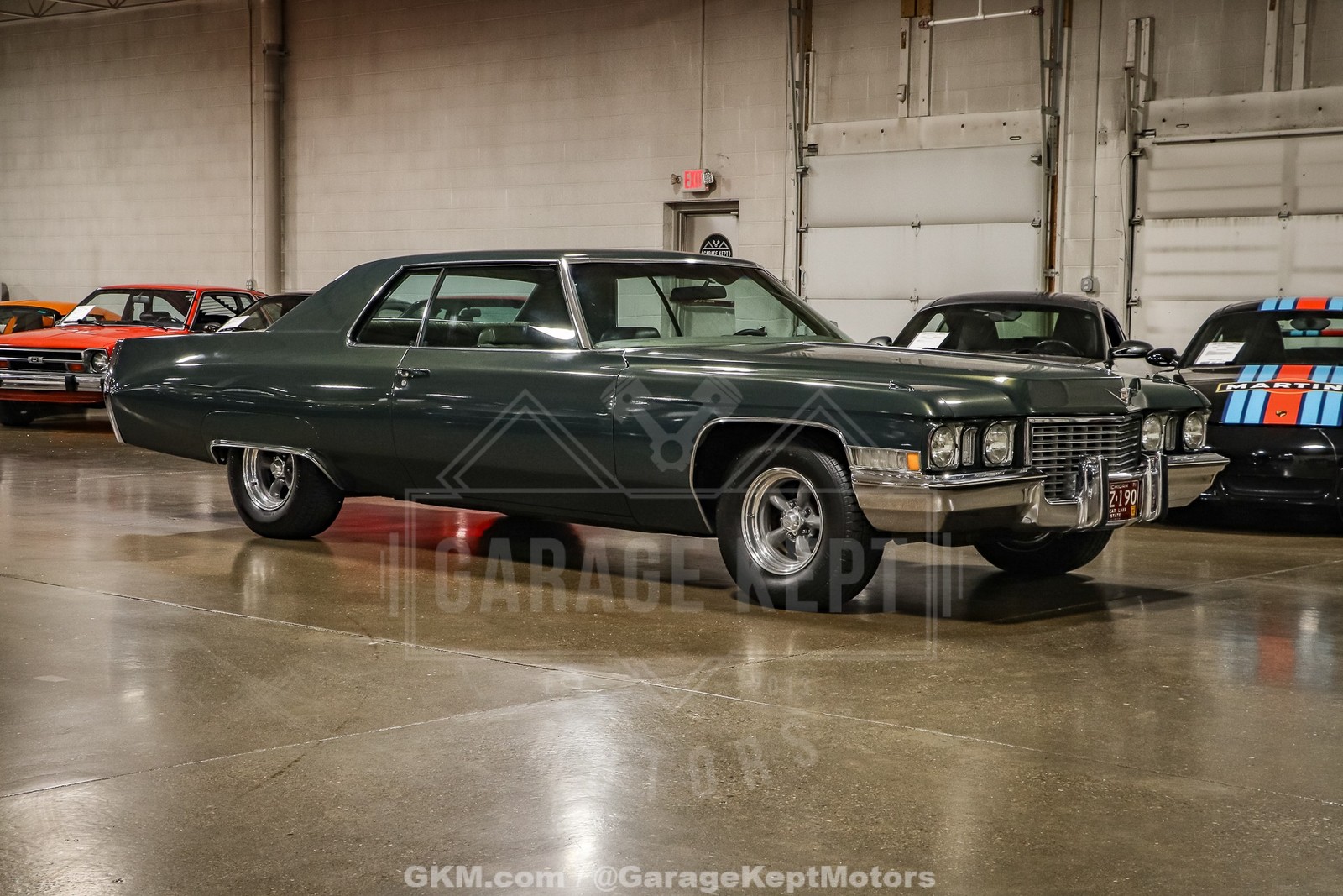 Cadillac-DeVille-1972-Coupe-BeigeTan