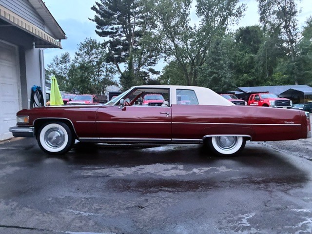 Cadillac DeVille 1976