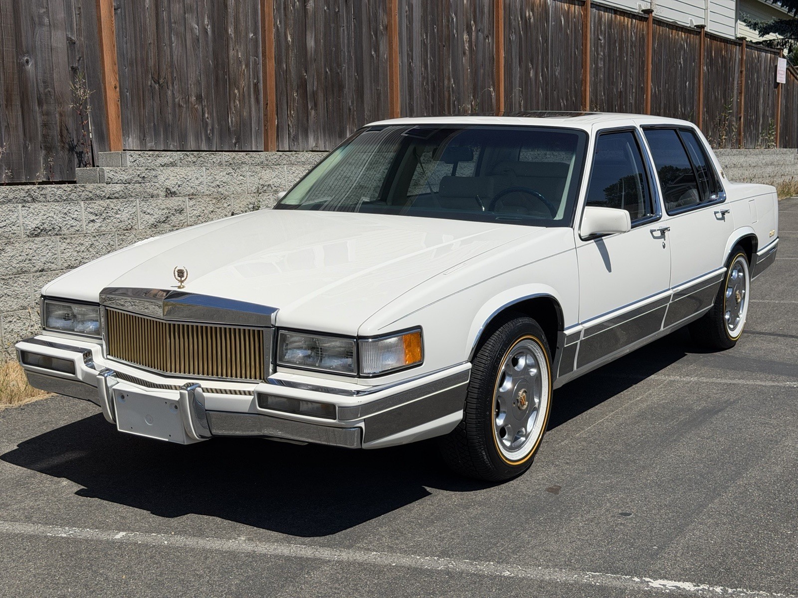 Cadillac-DeVille-1993-Sedan-White