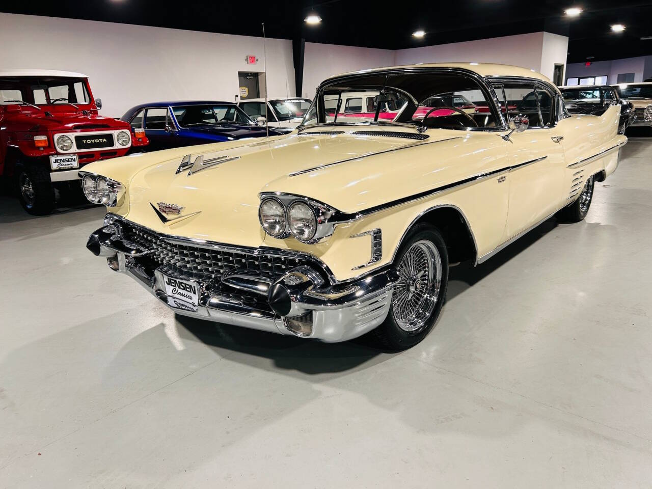 Cadillac-Deville-1958-Yellow-Tan