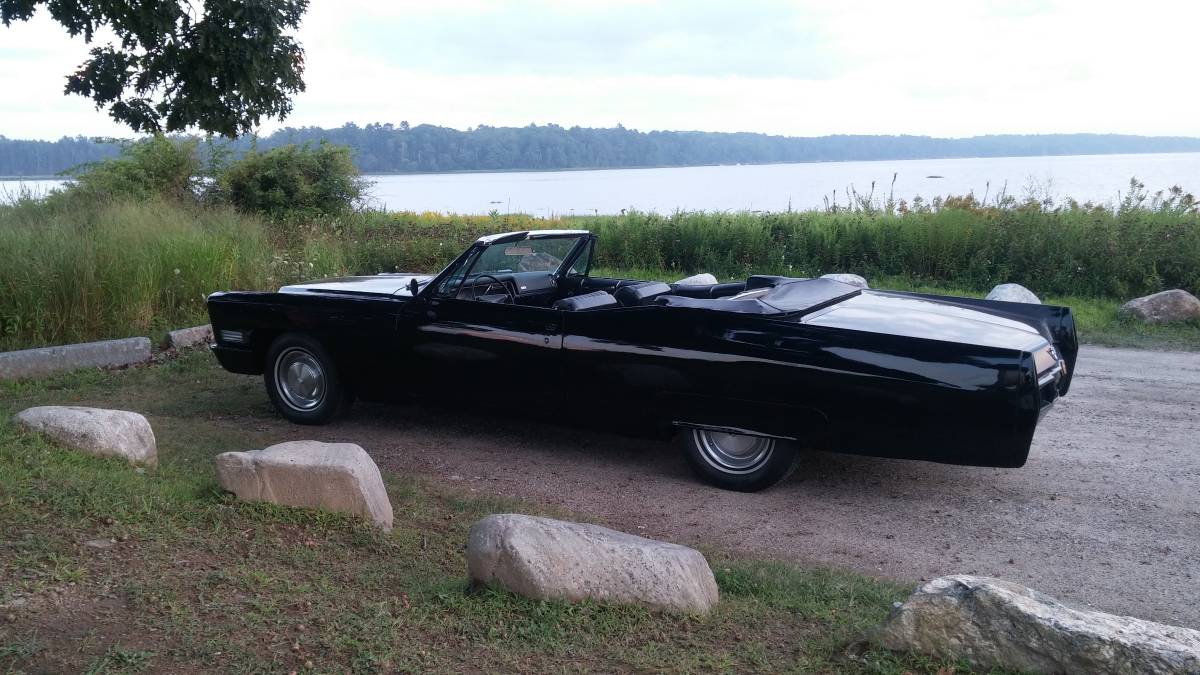 Cadillac-Deville-1967-Black