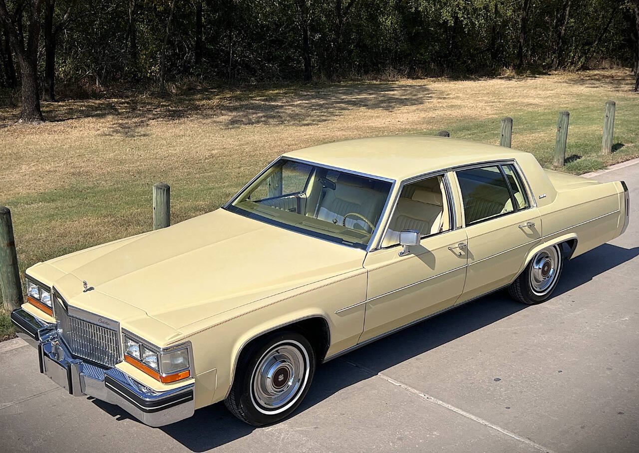 Cadillac-Deville-1980-Yellow-Yellow