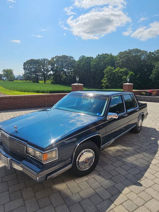 Cadillac-Deville-1986-Blue