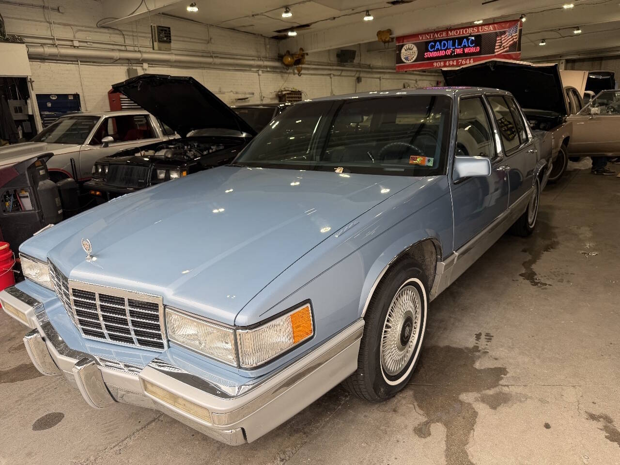 Cadillac-Deville-1993-Blue