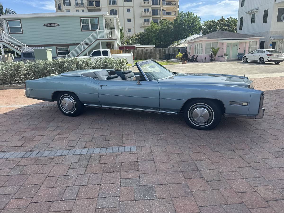 Cadillac-Eldorado-convertible-1975-Blue