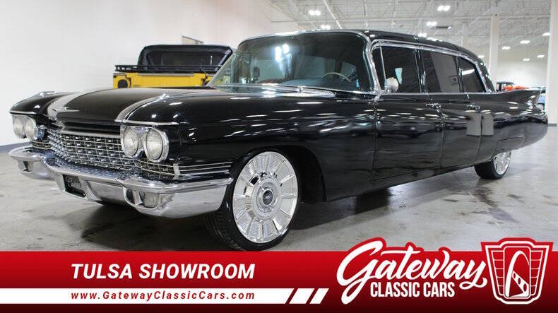 Cadillac-Fleetwood-1960-Black-Tan