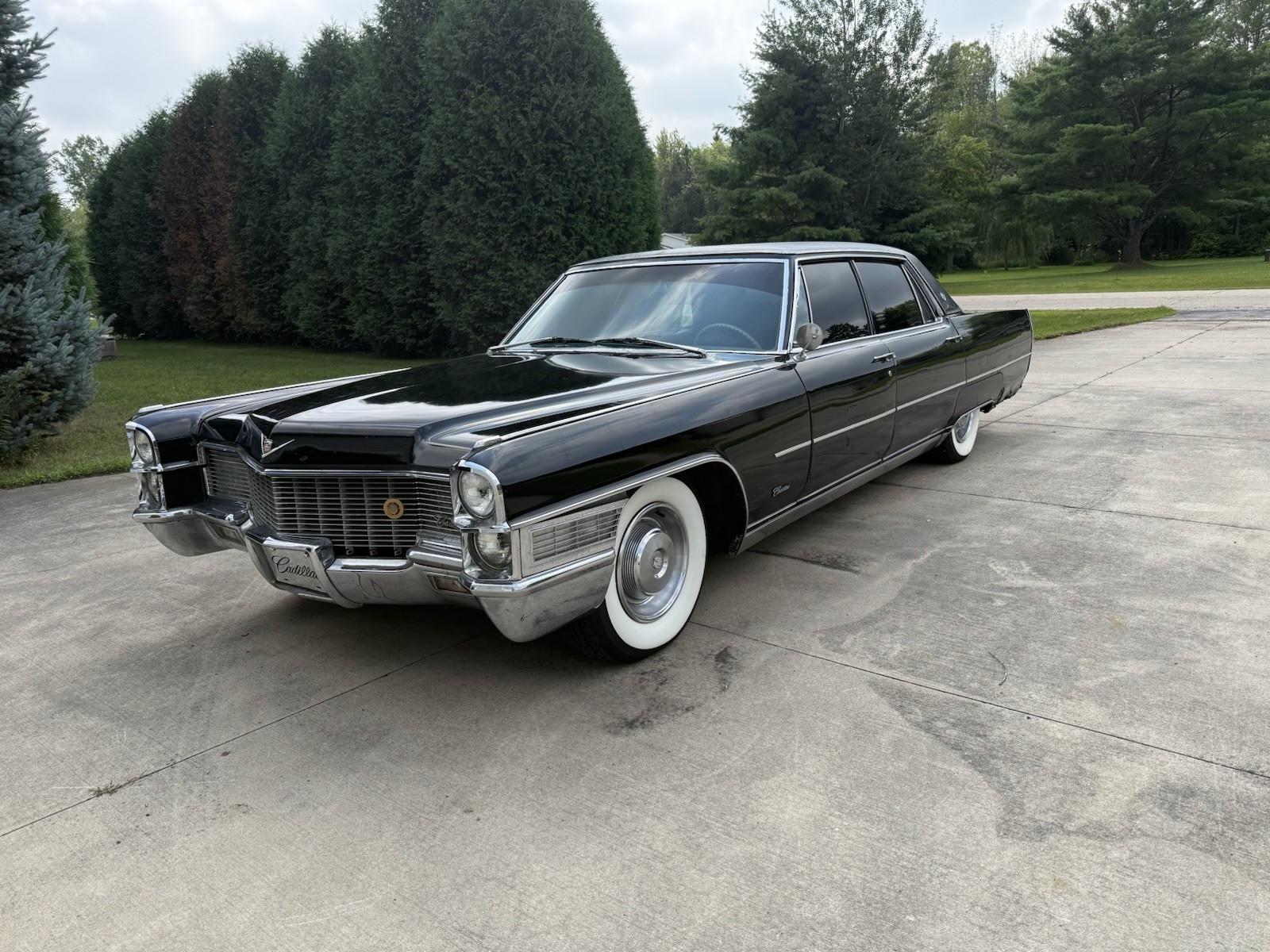 Cadillac-Fleetwood-1965