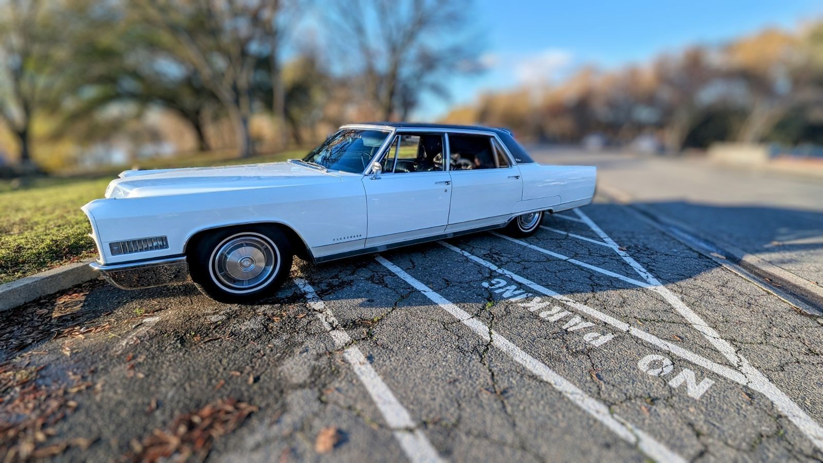 Cadillac-Fleetwood-1966-Sedan