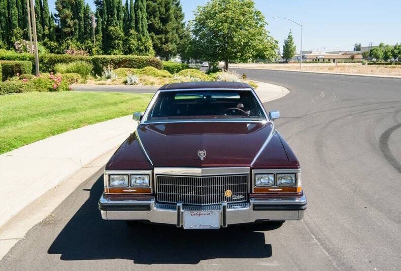 Cadillac-Fleetwood-1989-Red-Jewel-Burgundy