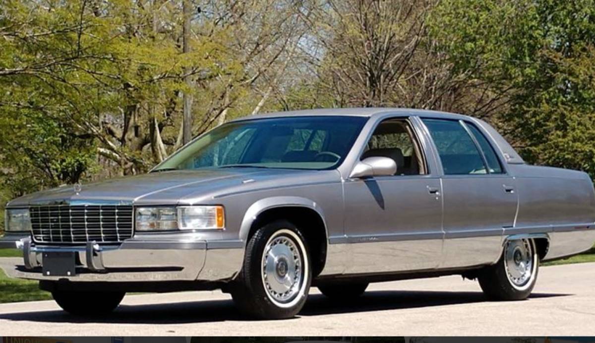 Cadillac-Fleetwood-1994-Gray