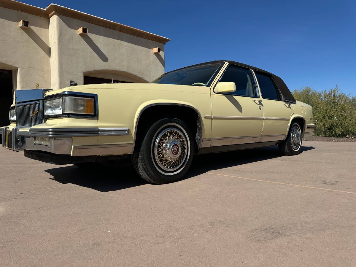 Cadillac-Sedan-deville-1987-yellow
