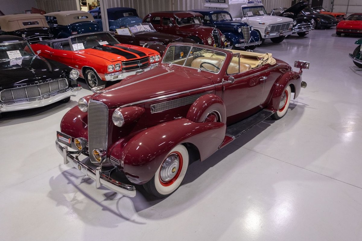 Cadillac-Series-60-1937-Convertible-Tan