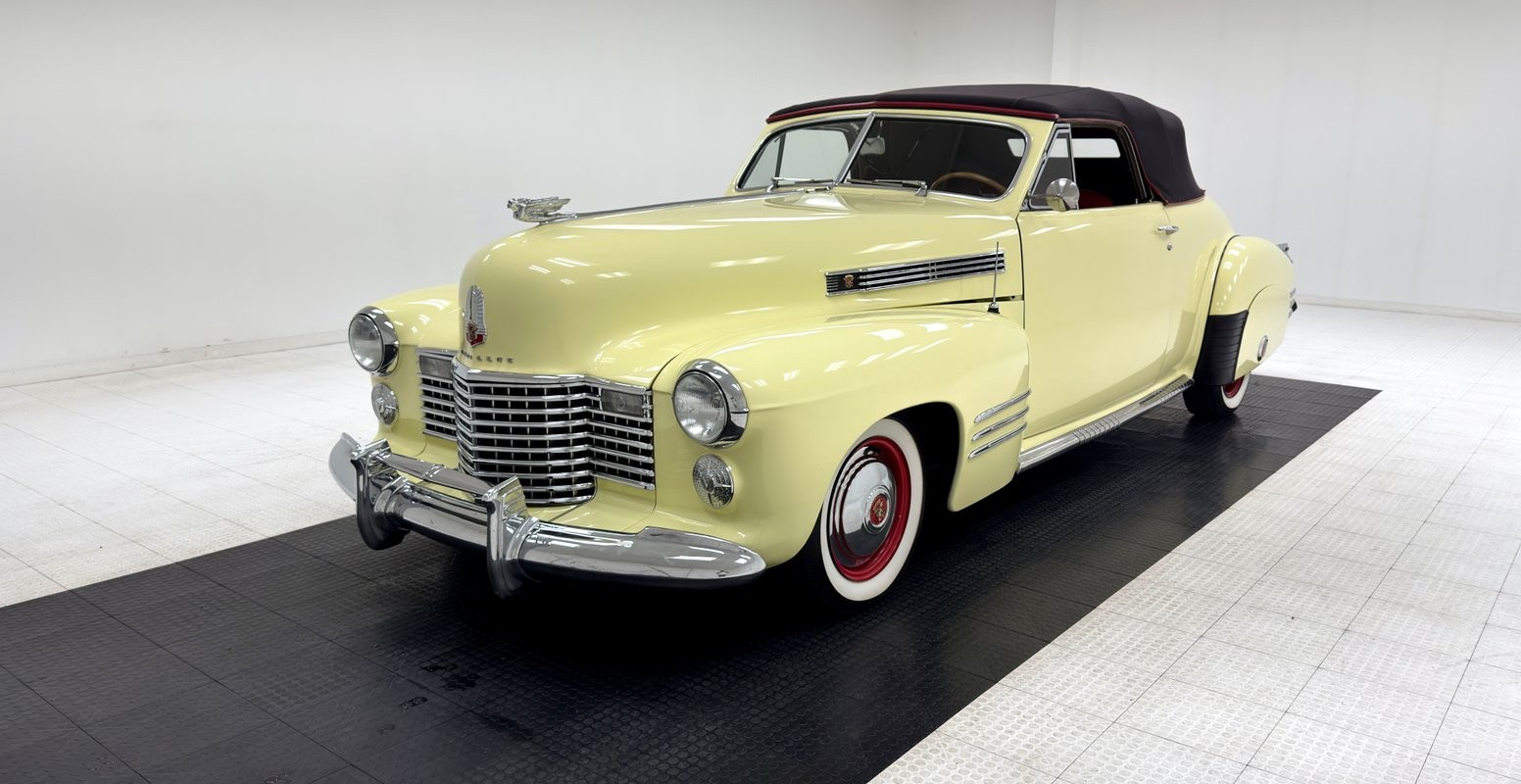 Cadillac-Series-62-1941-Convertible-Beige