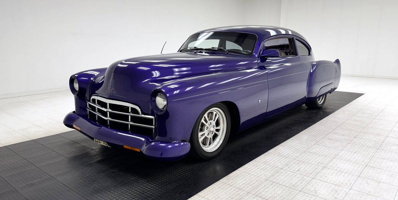 Cadillac-Series-62-1948-Coupe-Mauve
