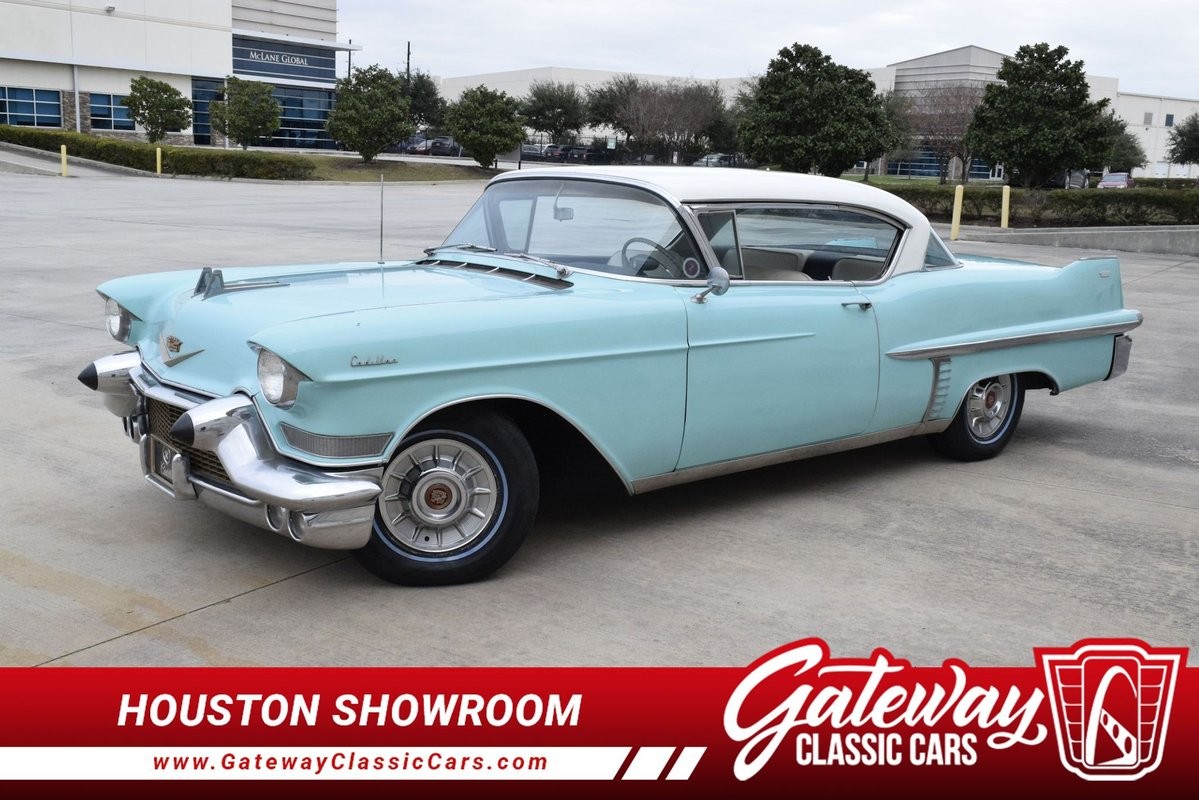 Cadillac-Series-62-1957-Coupe-White