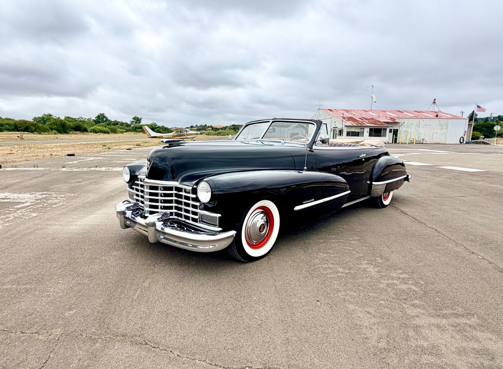 Cadillac-Series-62-Convertible-1946-Convertible-Red